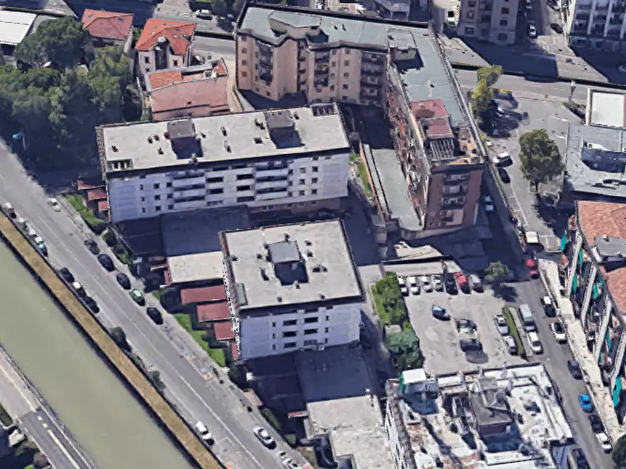 Immagine 11 di Negozio in vendita  in Via Luigi Galvani a Verona