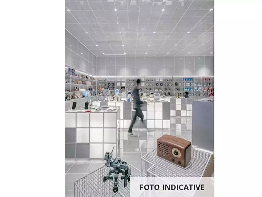 Immagine 19 di Negozio in vendita  in Via Luigi Galvani a Verona