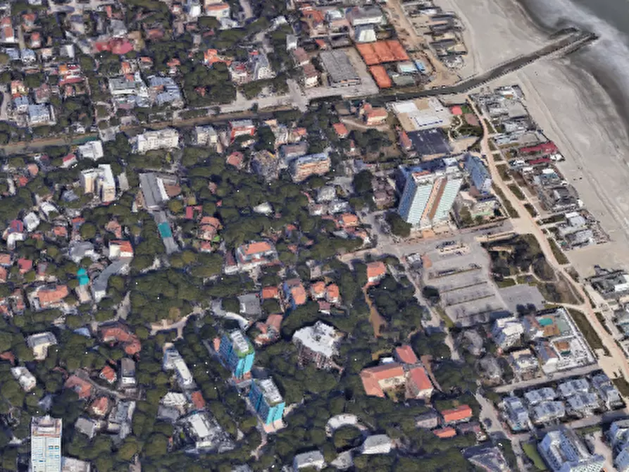 Immagine 13 di Negozio in vendita  in viale Giacomo Matteotti a Cervia