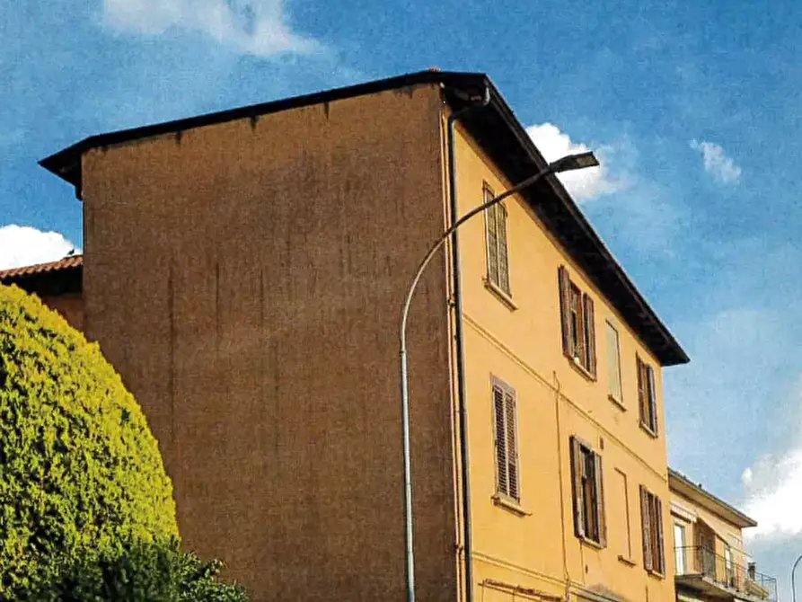 Immagine 2 di Appartamento in vendita  in Via Francesco Baracca a Cantù