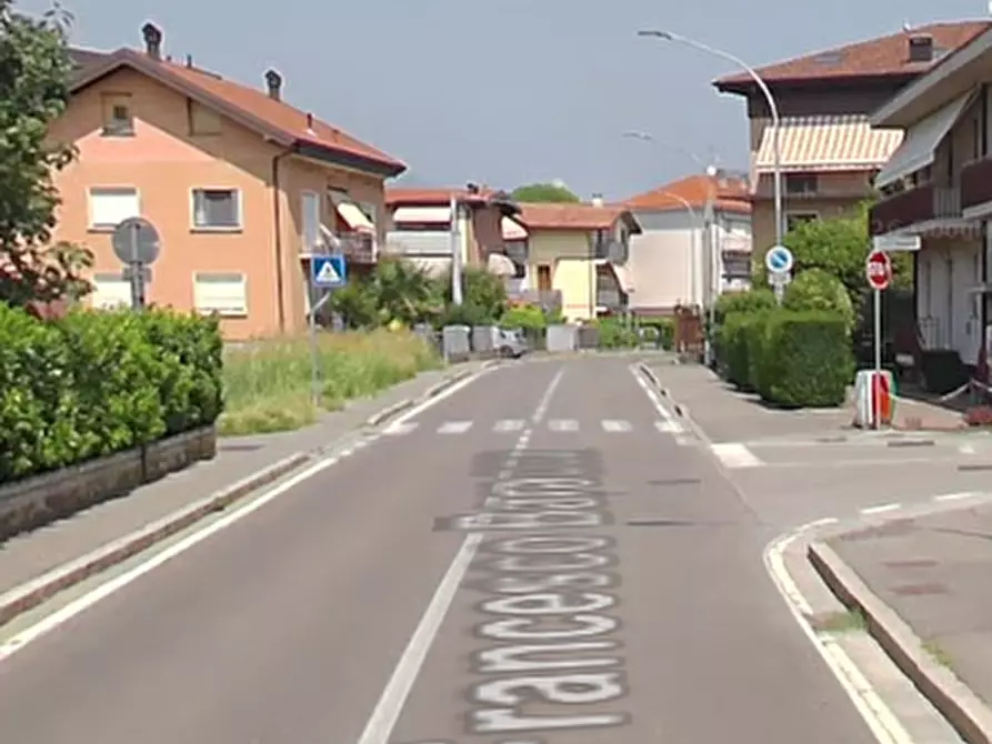 Immagine 13 di Appartamento in vendita  in Via Francesco Baracca a Cantù