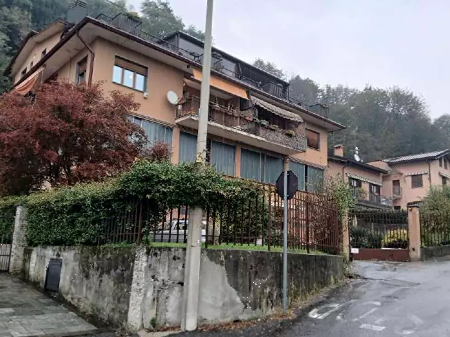 Immagine 4 di Laboratorio in vendita  in Via Cesare Battisti a Caslino D'erba