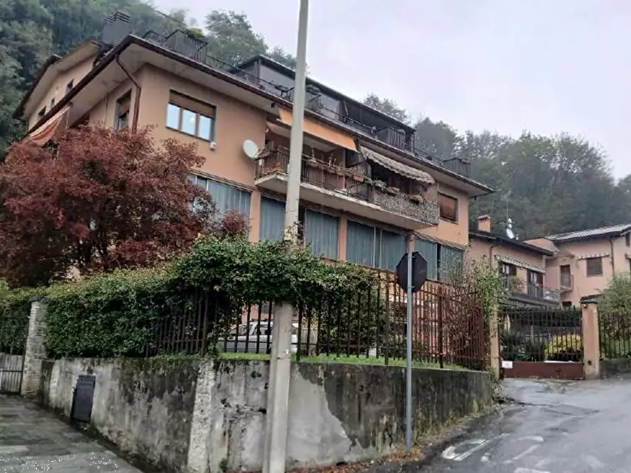 Immagine 5 di Laboratorio in vendita  in Via Cesare Battisti a Caslino D'erba