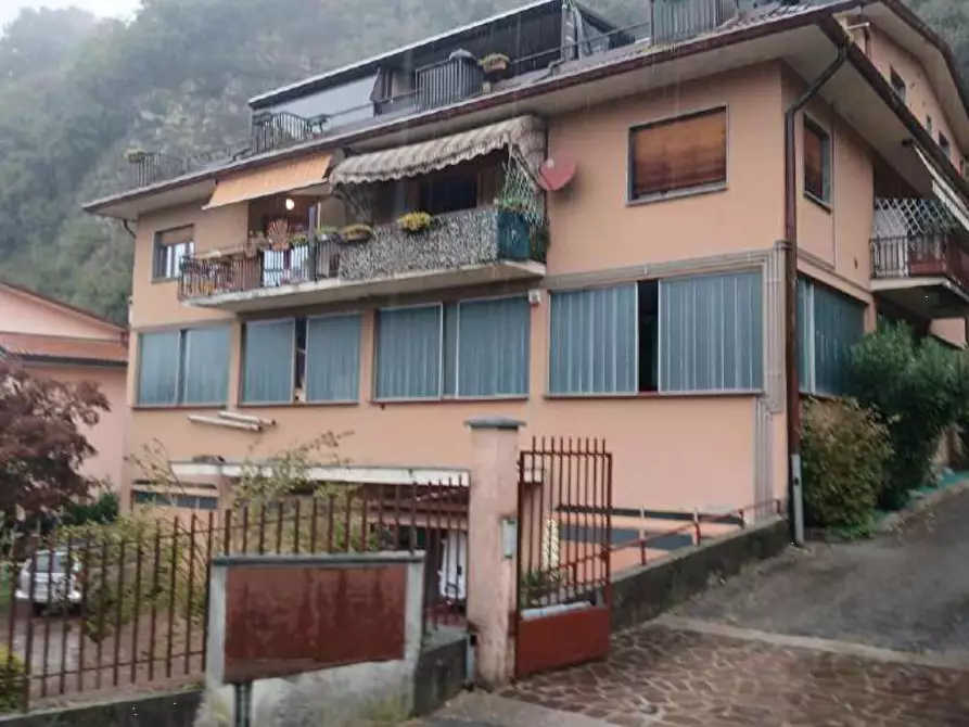 Immagine 7 di Laboratorio in vendita  in Via Cesare Battisti a Caslino D'erba