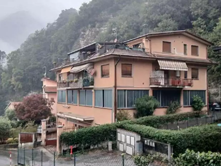 Immagine 8 di Laboratorio in vendita  in Via Cesare Battisti a Caslino D'erba