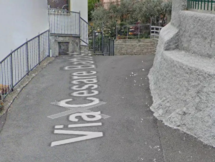Immagine 12 di Laboratorio in vendita  in Via Cesare Battisti a Caslino D'erba