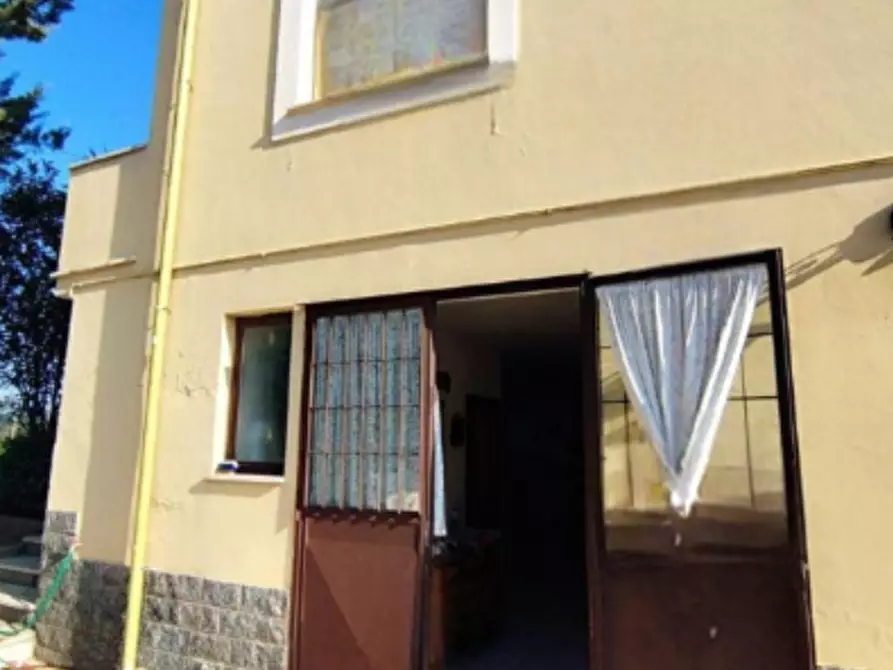 Immagine 3 di Garage in vendita  in Via Simeri Crichi  a Roma