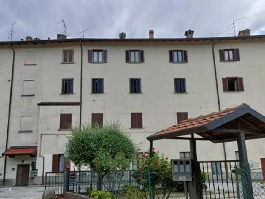 Immagine 1 di Appartamento in vendita  in Via Ettore Brambilla  a Cantù