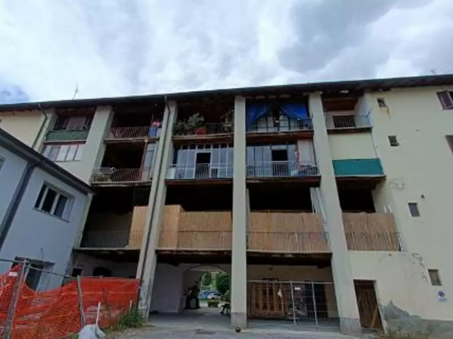 Immagine 3 di Appartamento in vendita  in Via Ettore Brambilla  a Cantù