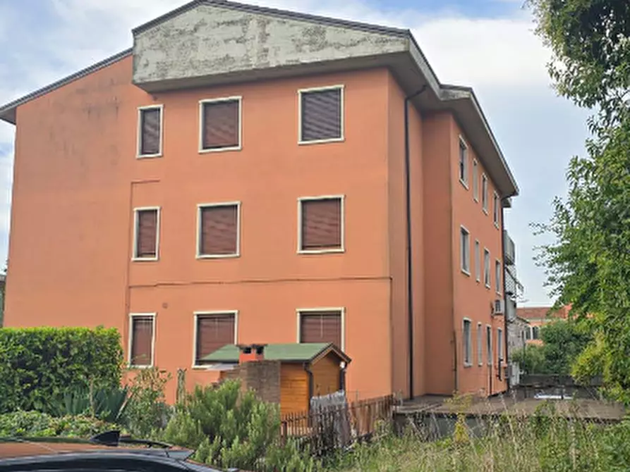 Immagine 6 di Porzione di casa in vendita  in Via Tevere a Montebello Vicentino
