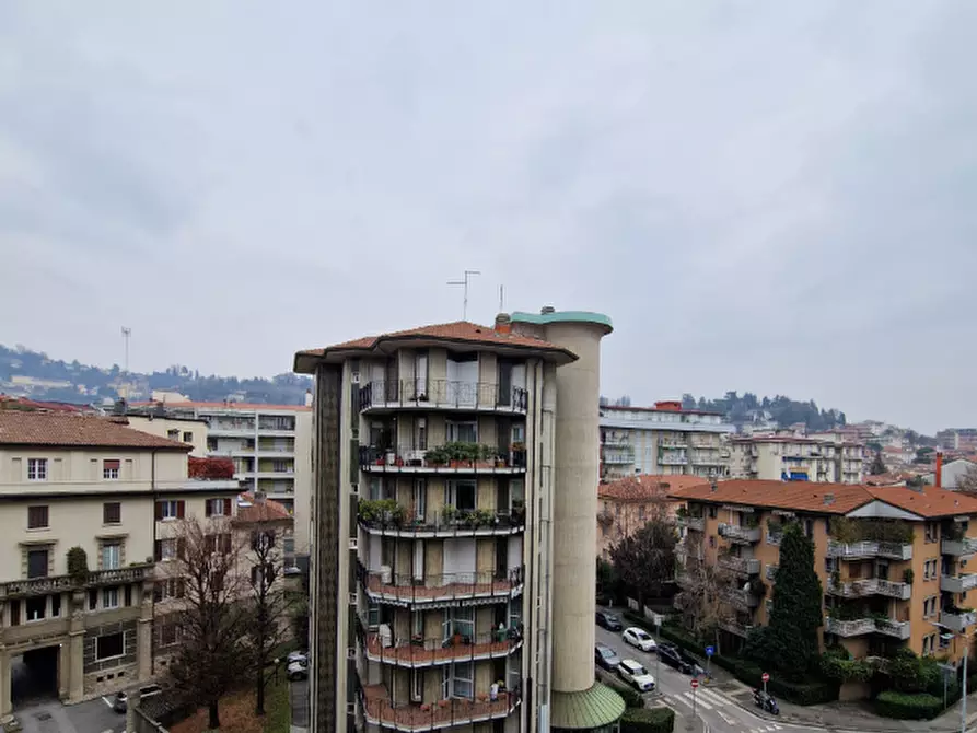 Immagine 4 di Appartamento in vendita  in Via Giuseppe Mazzini a Bergamo
