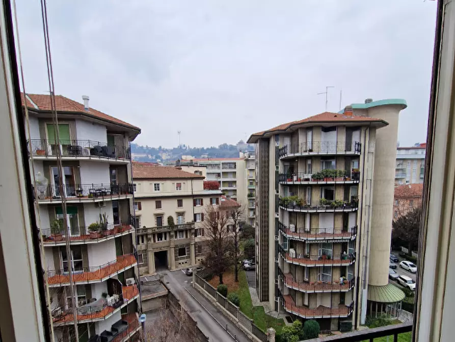 Immagine 12 di Appartamento in vendita  in Via Giuseppe Mazzini a Bergamo
