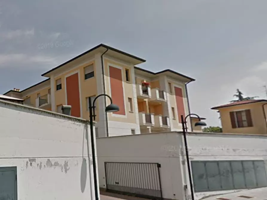 Immagine 2 di Appartamento in vendita  in Via P. Bottoni a Mantova