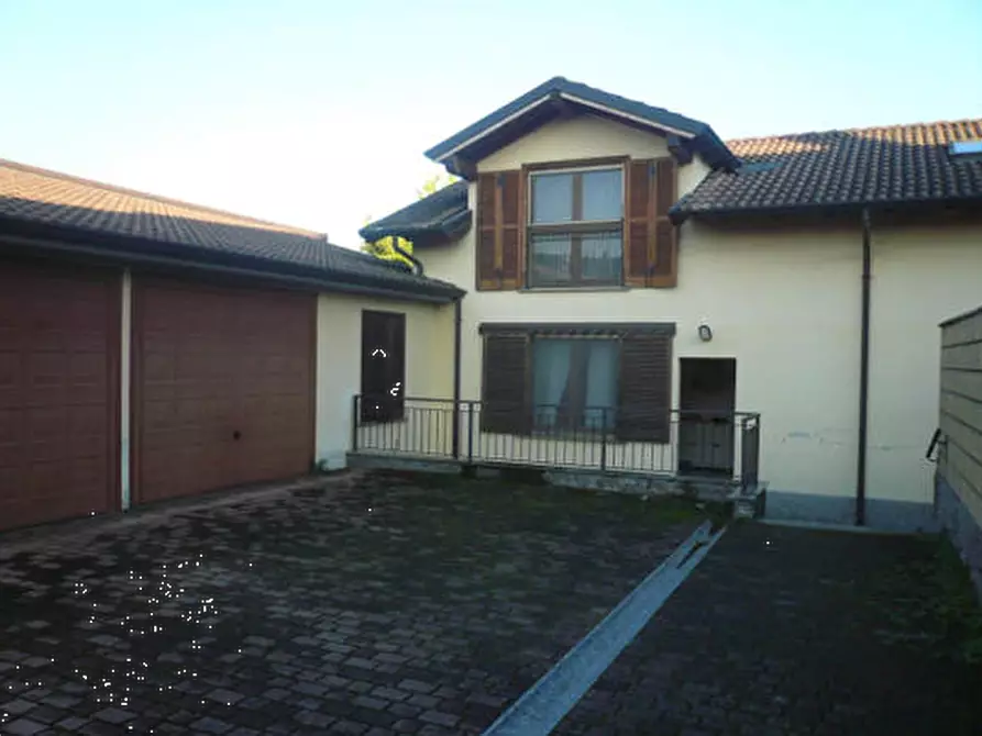Immagine 1 di Appartamento in vendita  in Via Cavalieri di Vittorio Veneto a San Colombano Al Lambro