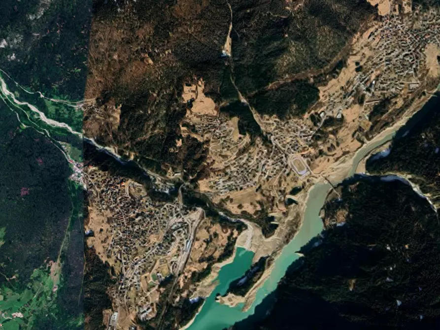 Immagine 5 di Appartamento in vendita  in viale Tiziano a Domegge Di Cadore