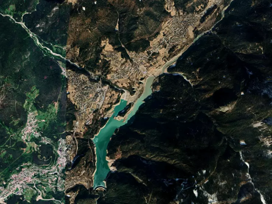 Immagine 7 di Appartamento in vendita  in viale Tiziano a Domegge Di Cadore