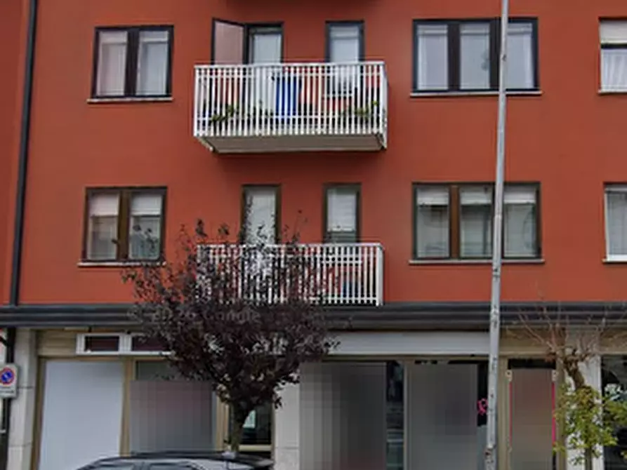 Immagine 2 di Negozio in vendita  in Viale Dolomiti a Ponte Nelle Alpi