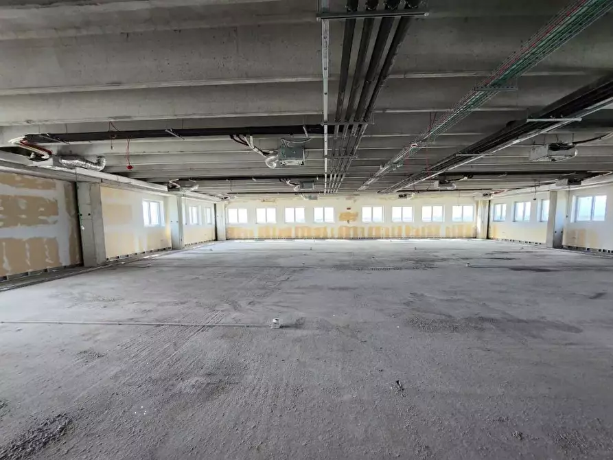 Immagine 16 di Ufficio in vendita  in Strada SP 13 a Concorezzo