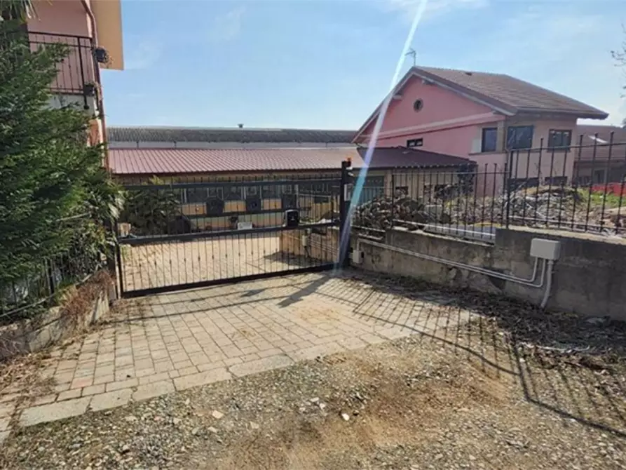 Immagine 2 di Magazzino in vendita  in Strada dei Comuni a Caselette