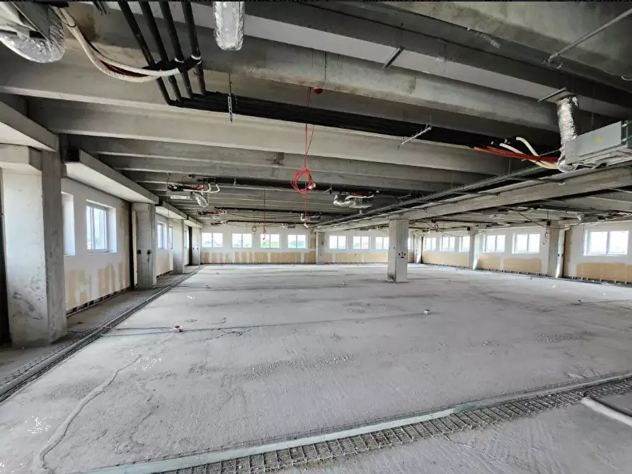 Immagine 16 di Ufficio in vendita  in Strada SP 13 a Concorezzo