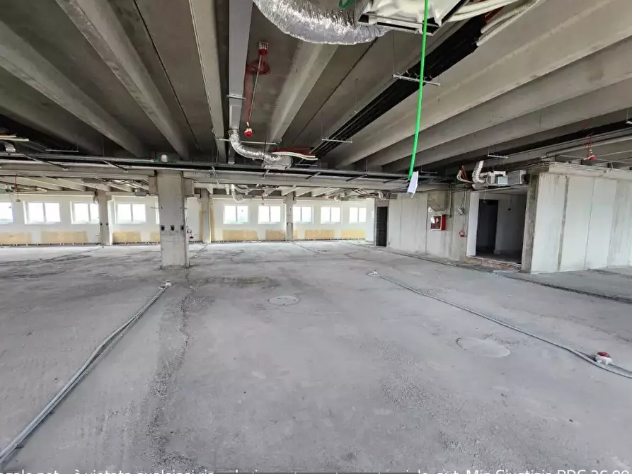 Immagine 15 di Ufficio in vendita  in Strada SP 13 a Concorezzo