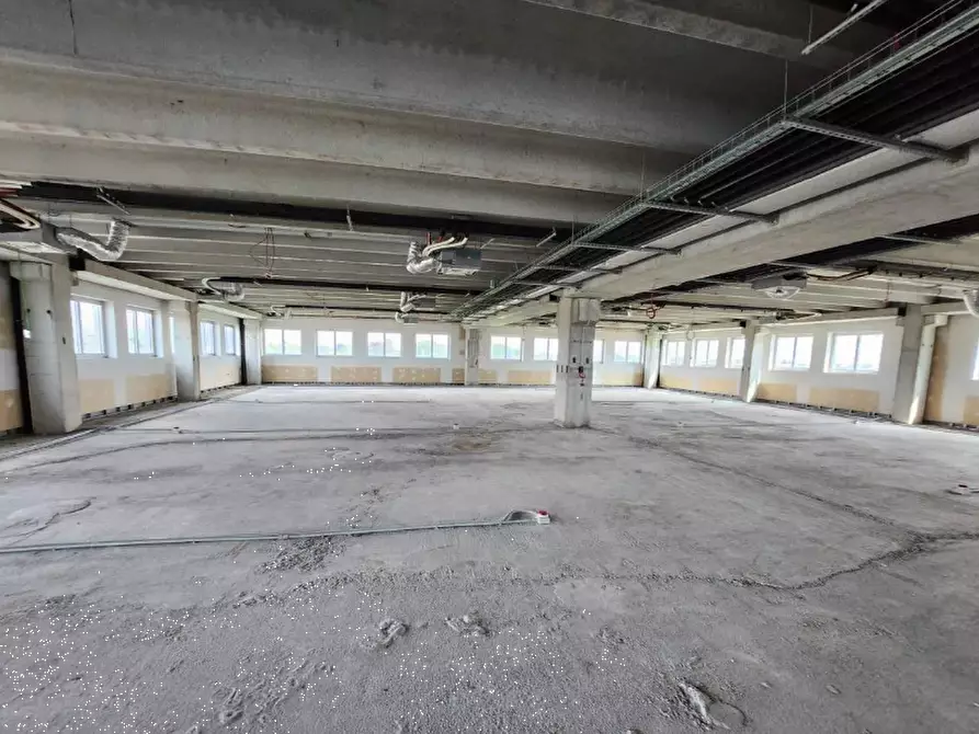 Immagine 16 di Ufficio in vendita  in Strada SP 13 a Concorezzo