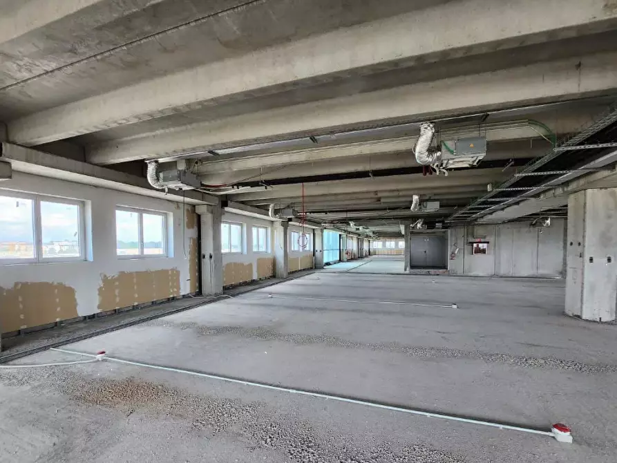 Immagine 17 di Ufficio in vendita  in Strada SP 13 a Concorezzo