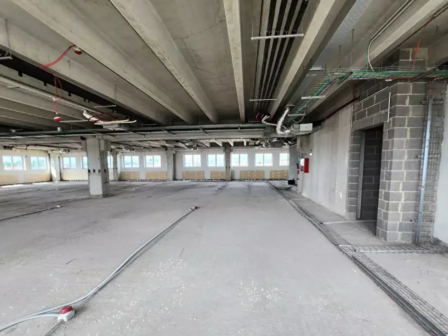 Immagine 16 di Ufficio in vendita  in Strada SP 13 a Concorezzo