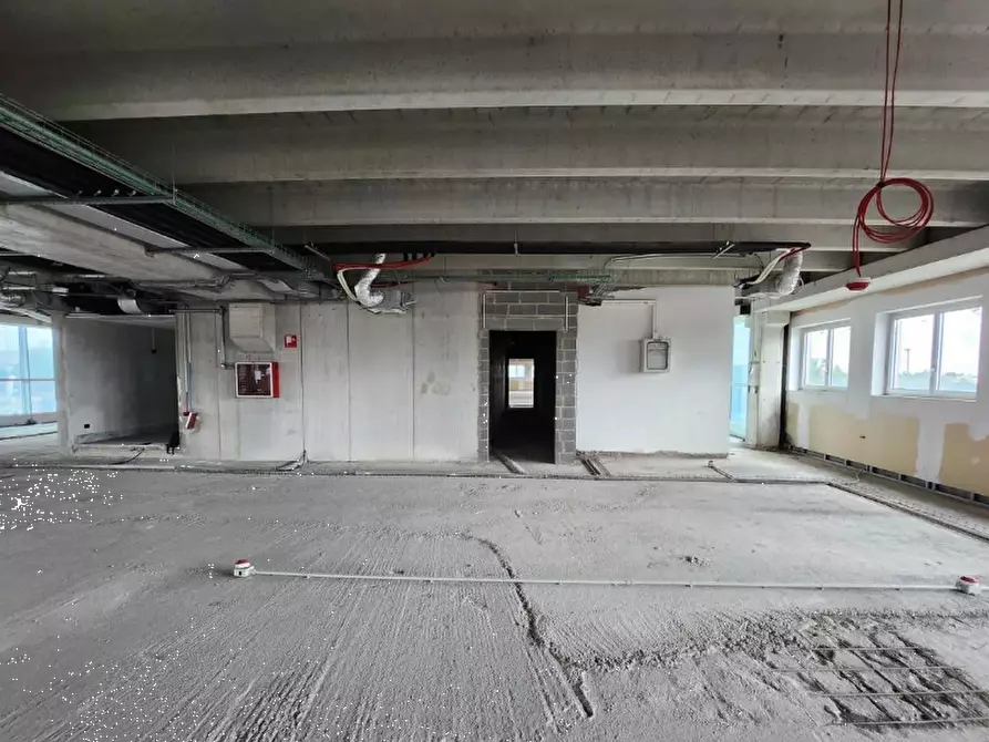 Immagine 17 di Ufficio in vendita  in Strada SP 13 a Concorezzo