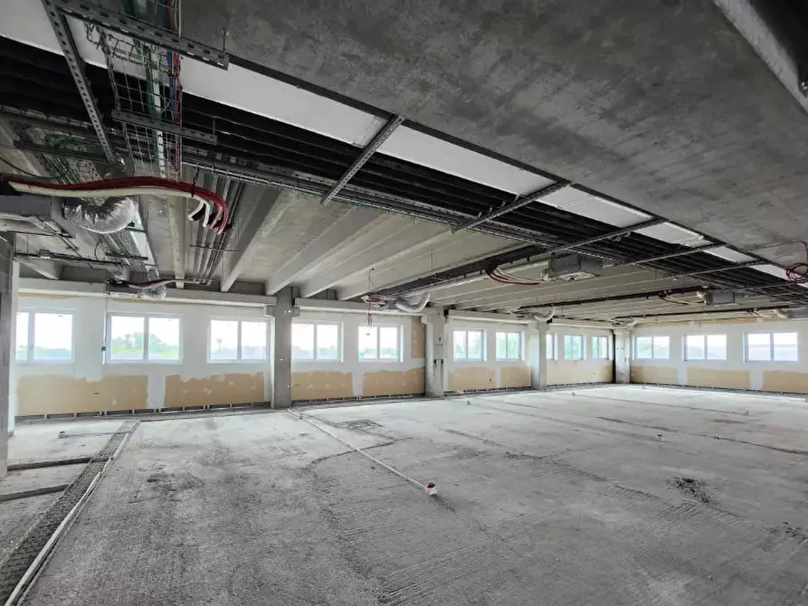 Immagine 18 di Ufficio in vendita  in Strada SP 13 a Concorezzo