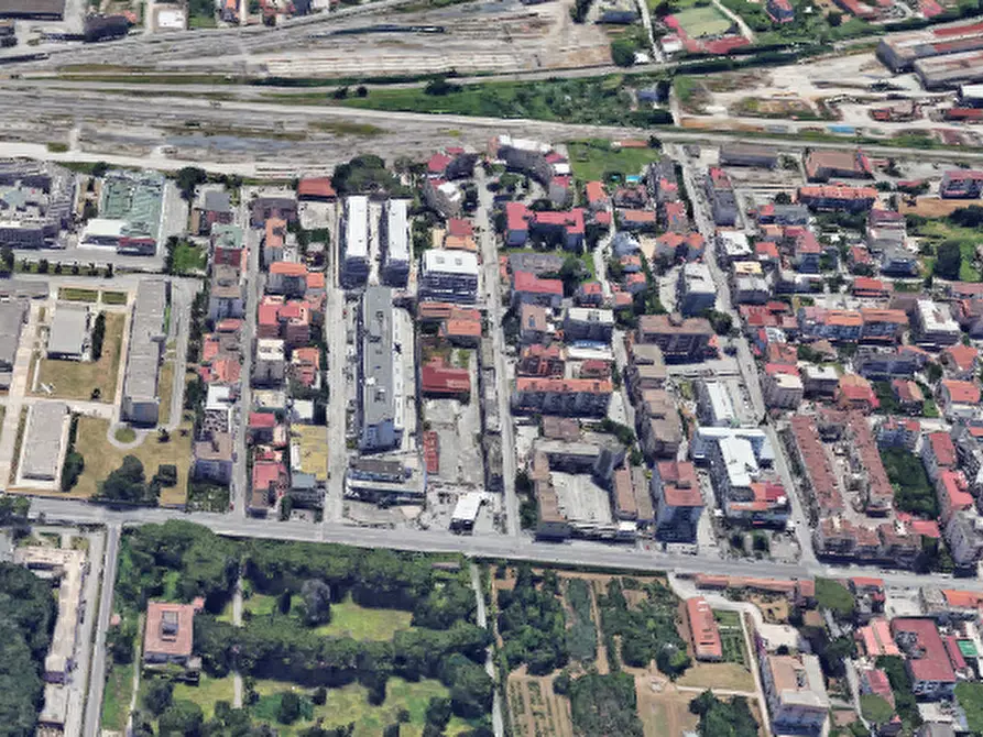 Immagine 10 di Magazzino in vendita  in Via Santagata a Caserta