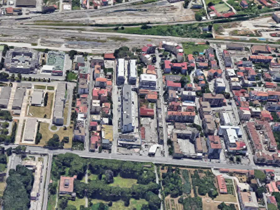 Immagine 11 di Magazzino in vendita  in Via Santagata a Caserta