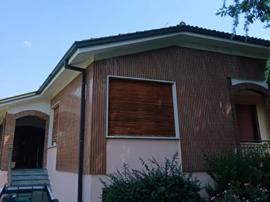 Immagine 1 di Villa in vendita  in Via Abele Crespi a Fara Gera D'adda
