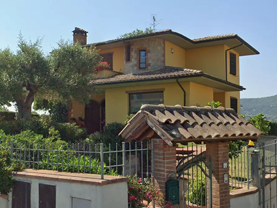 Immagine 7 di Villa in vendita  in Via Petrarca a Castiglione Del Lago