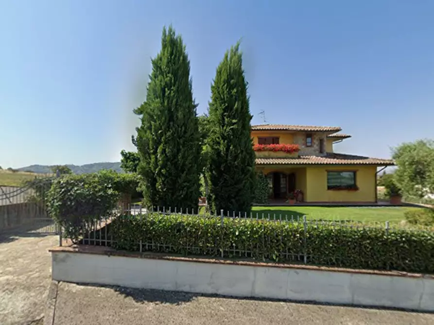 Immagine 10 di Villa in vendita  in Via Petrarca a Castiglione Del Lago