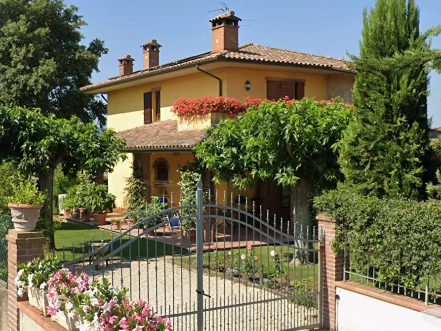 Immagine 13 di Villa in vendita  in Via Petrarca a Castiglione Del Lago
