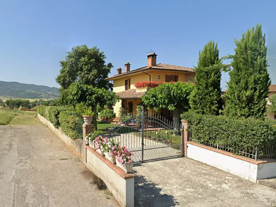 Immagine 14 di Villa in vendita  in Via Petrarca a Castiglione Del Lago