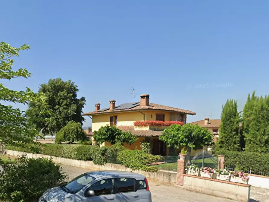 Immagine 18 di Villa in vendita  in Via Petrarca a Castiglione Del Lago