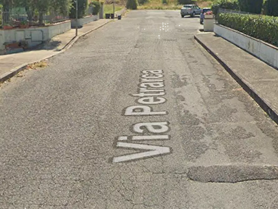 Immagine 20 di Villa in vendita  in Via Petrarca a Castiglione Del Lago