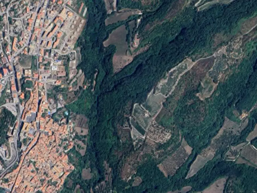 Immagine 1 di Magazzino in vendita  in Via Castagna  a Sessa Aurunca