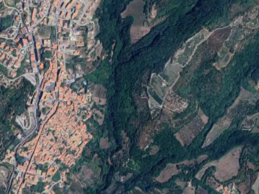 Immagine 3 di Magazzino in vendita  in Via Castagna  a Sessa Aurunca