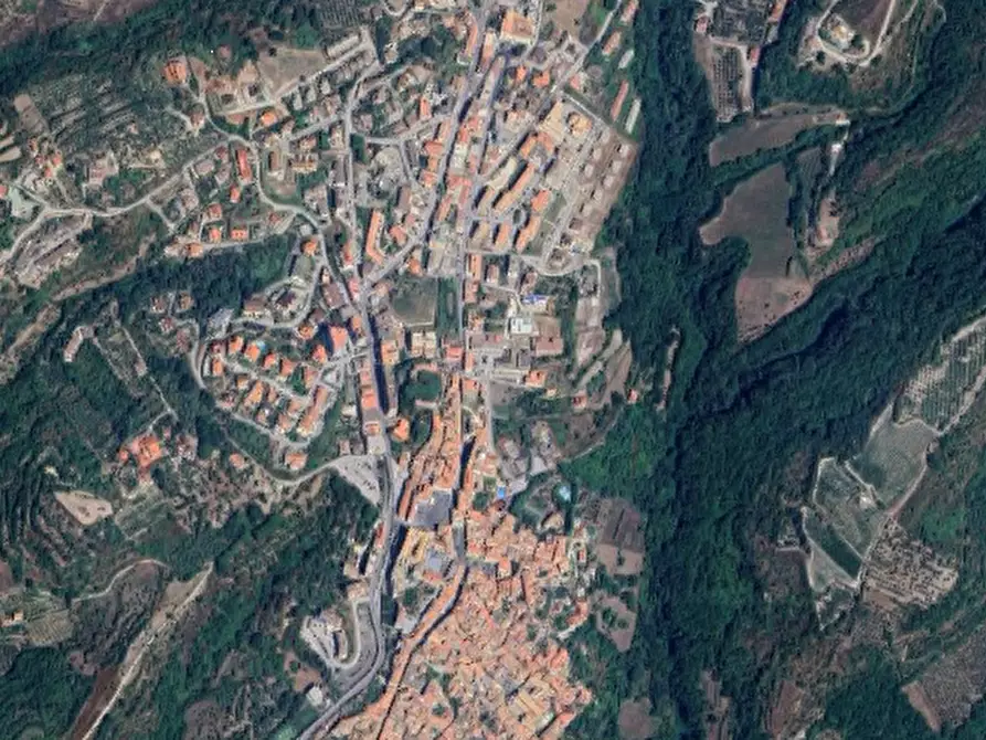 Immagine 4 di Magazzino in vendita  in Via Castagna  a Sessa Aurunca