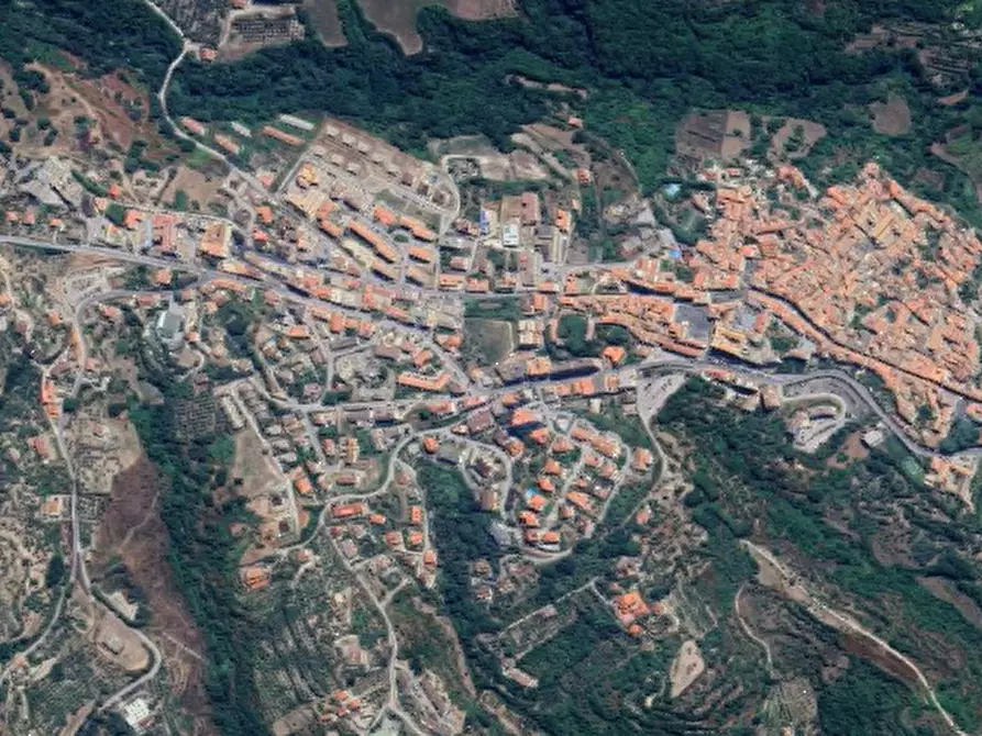 Immagine 5 di Magazzino in vendita  in Via Castagna  a Sessa Aurunca