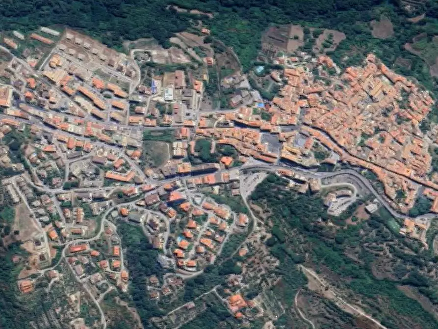 Immagine 6 di Magazzino in vendita  in Via Castagna  a Sessa Aurunca