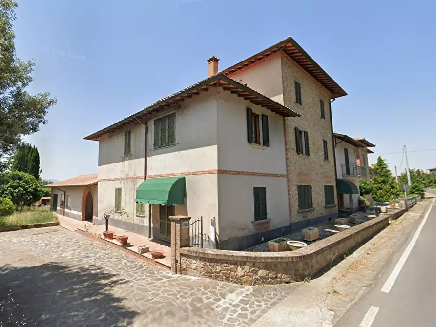 Immagine 8 di Rustico / casale in vendita  in Via Santa Maria a Castiglione Del Lago