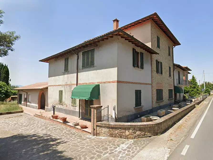Immagine 9 di Rustico / casale in vendita  in Via Santa Maria a Castiglione Del Lago
