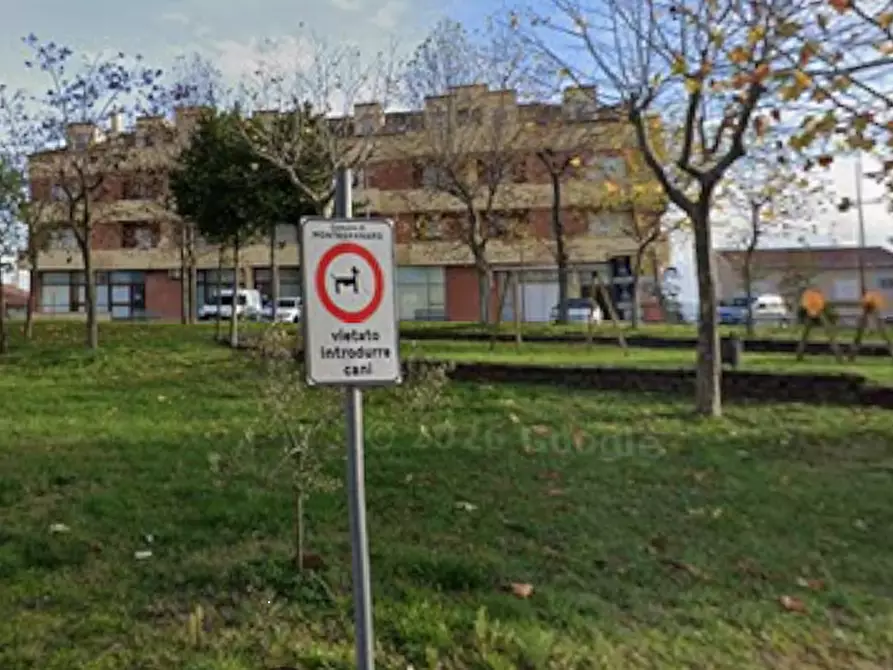 Immagine 10 di Appartamento in vendita  in Piazza dell'unità a Montegranaro