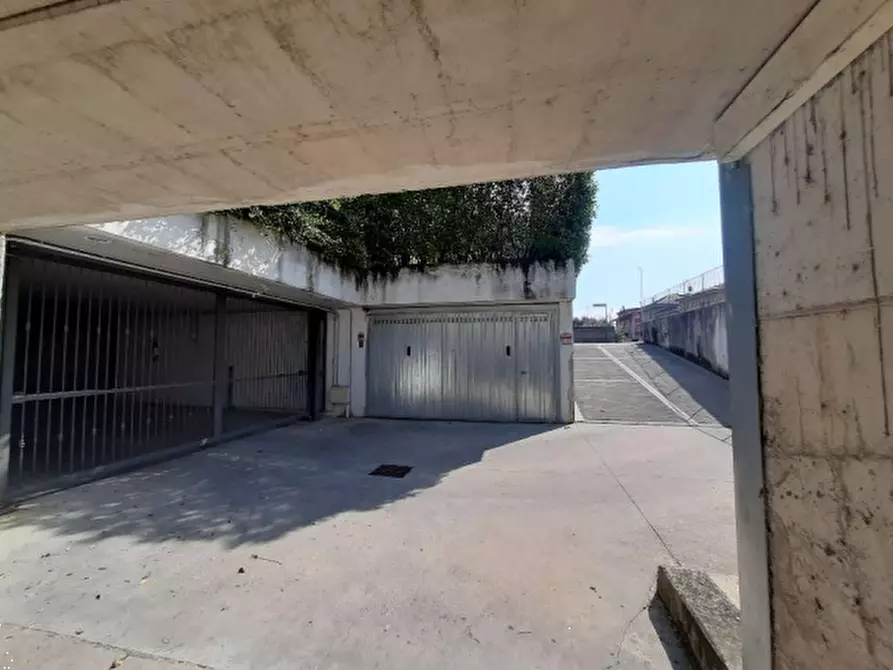 Immagine 4 di Garage in vendita  in Via Alessandro Volta a Cassano D'adda