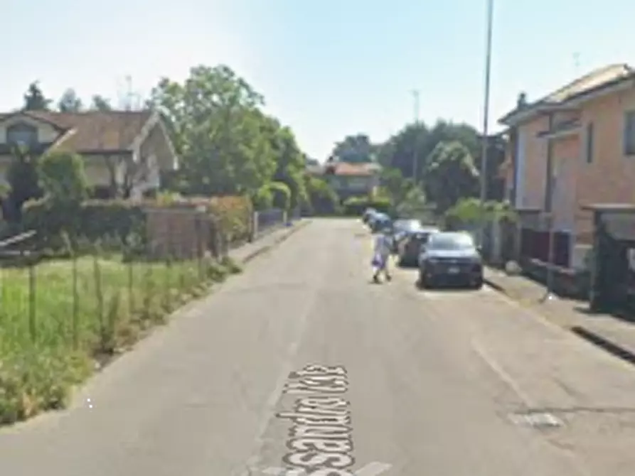 Immagine 6 di Garage in vendita  in Via Alessandro Volta a Cassano D'adda