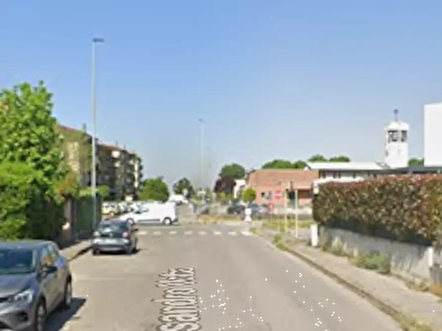 Immagine 7 di Garage in vendita  in Via Alessandro Volta a Cassano D'adda